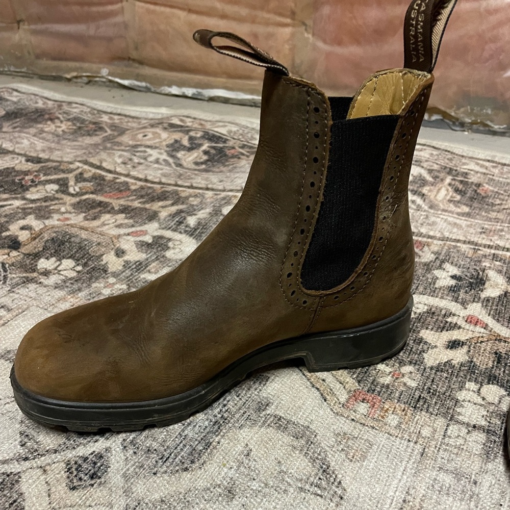 UK 4.5 high top women’s blundtsones